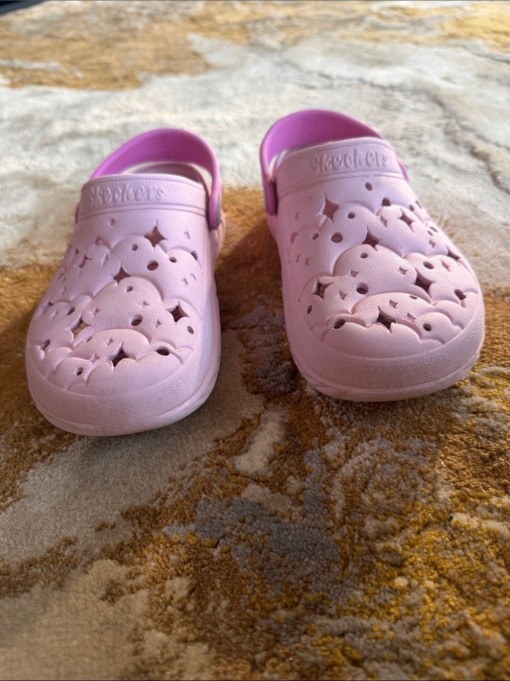 Skechers Kids' Light Pink Cloud-Cutout Clogs